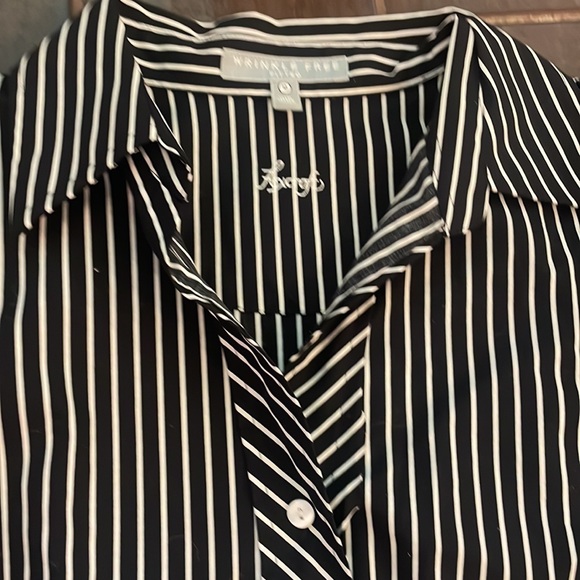 Black and white Foxcroft button up - Picture 3 of 5